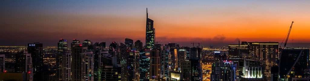 أفق دبي عند الغروب
